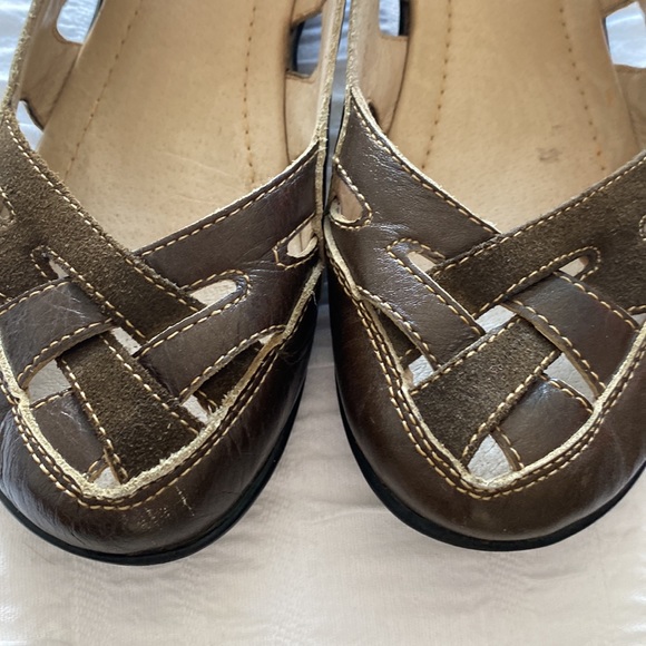 Sun View fisherman style khaki green/brown shoes. Material unknown. Size 35 - Picture 14 of 16